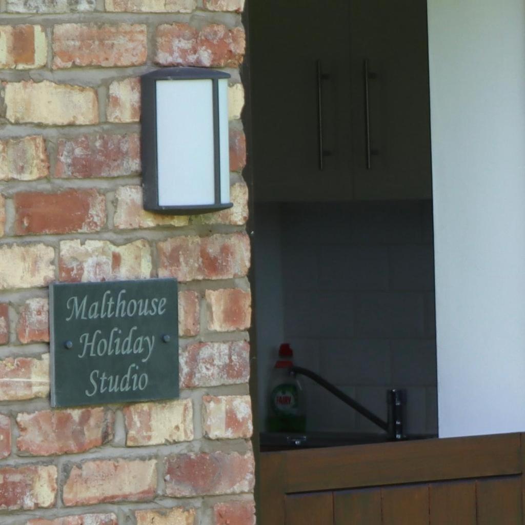 Malthouse Farm Cottage Studio Dilhorne エクステリア 写真