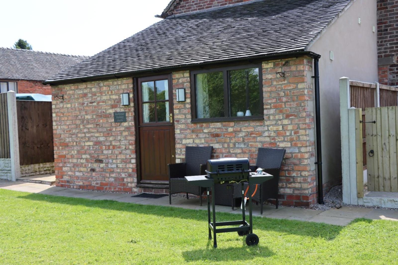 Malthouse Farm Cottage Studio Dilhorne エクステリア 写真