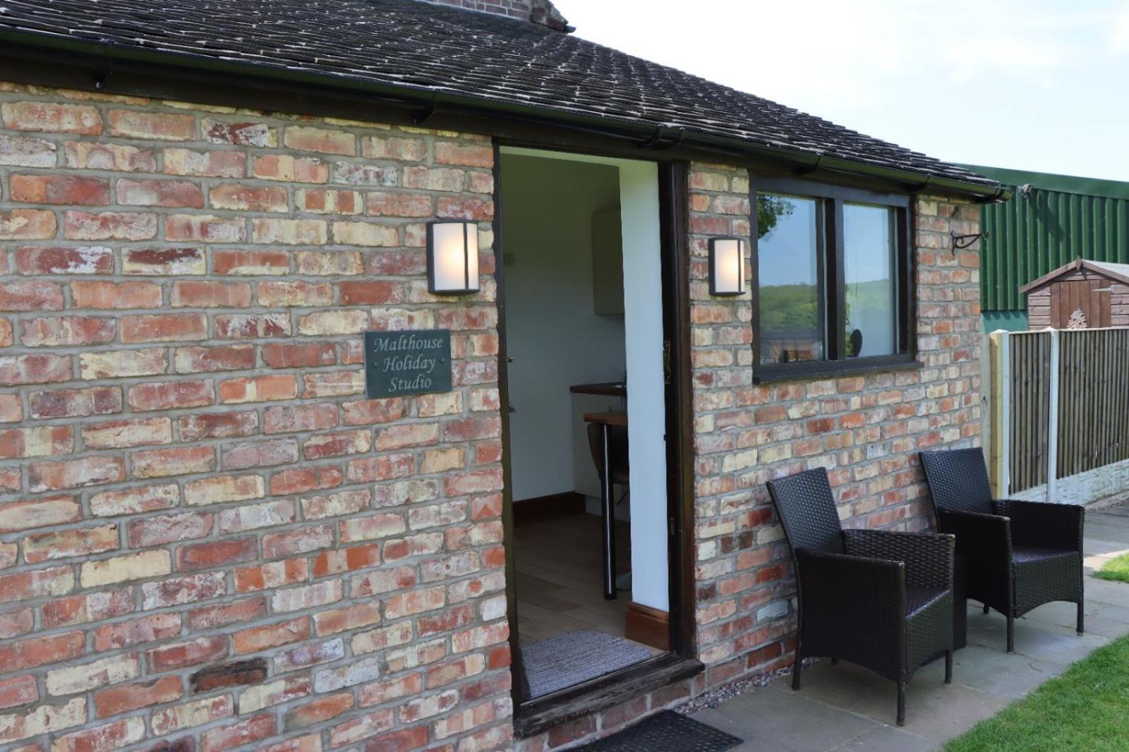 Malthouse Farm Cottage Studio Dilhorne エクステリア 写真